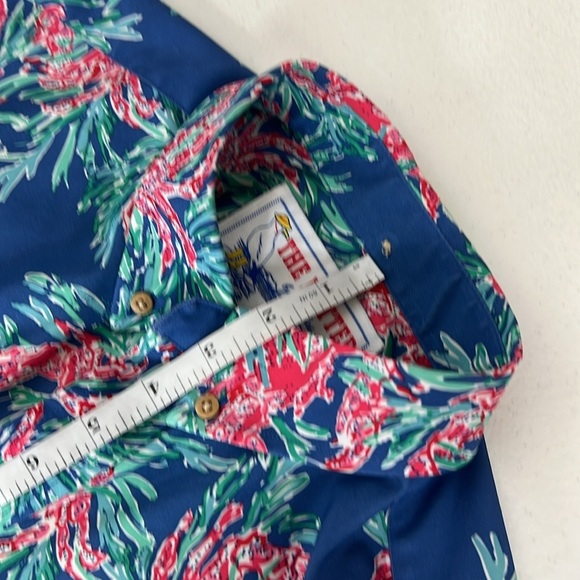 Chubbies Sz M The Nutter Short Sleeve Crab Print Shirt Blue Pink Summer EUC - Picture 10 of 12